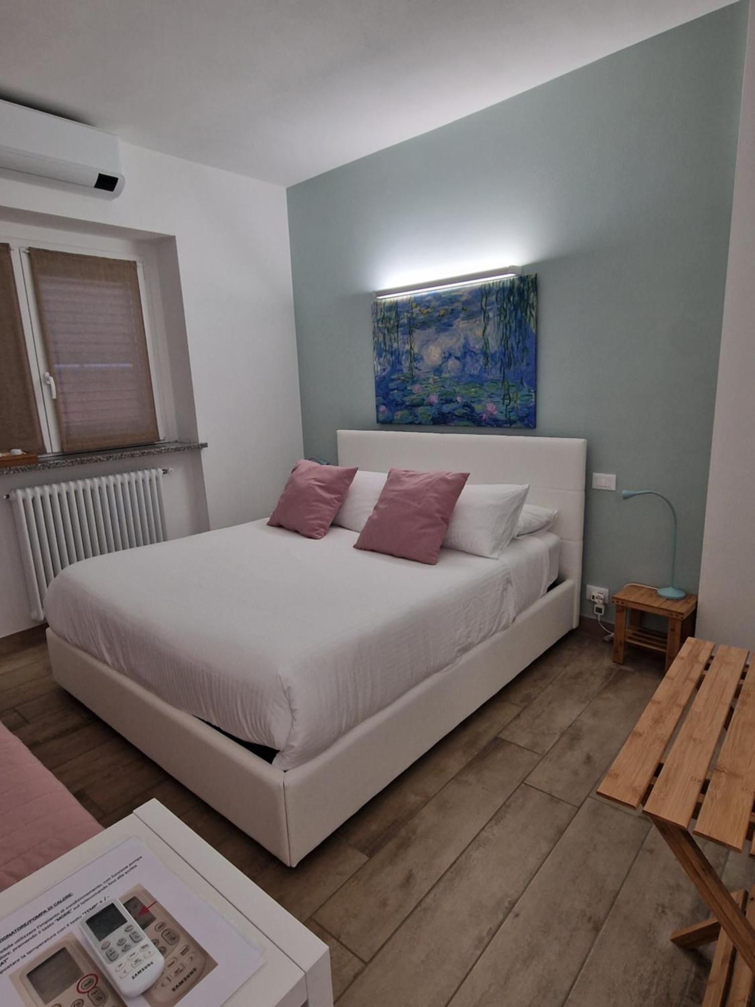 La Tana Dei Corgi Bed & Breakfast Moncrivello Room photo