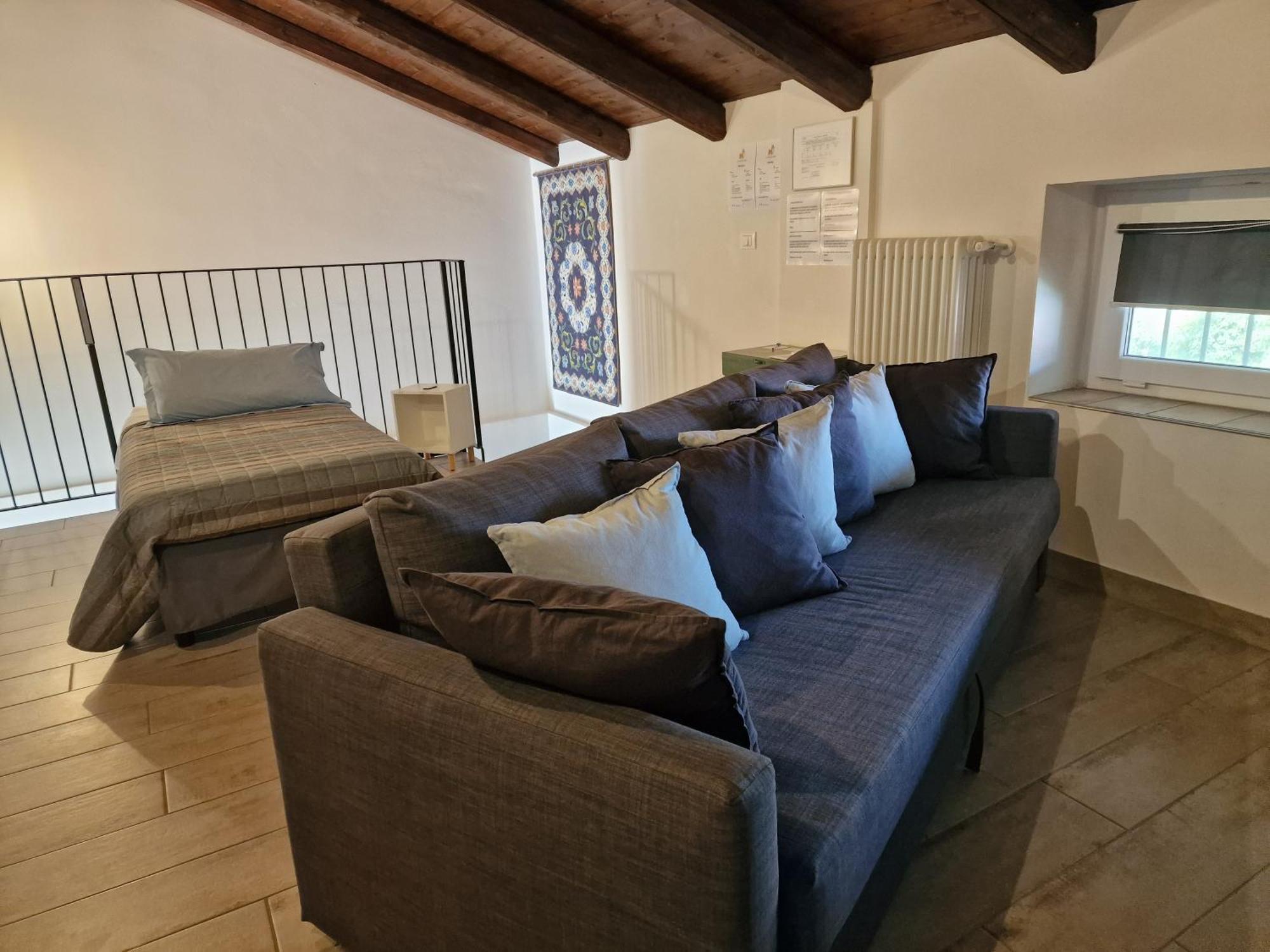 La Tana Dei Corgi Bed & Breakfast Moncrivello Exterior photo